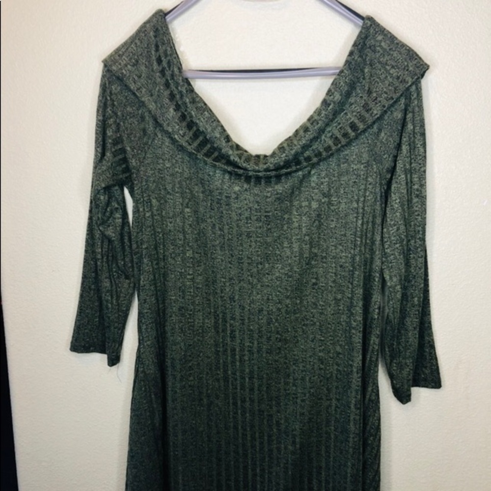 Final Sale! Women’s off the shoulder top